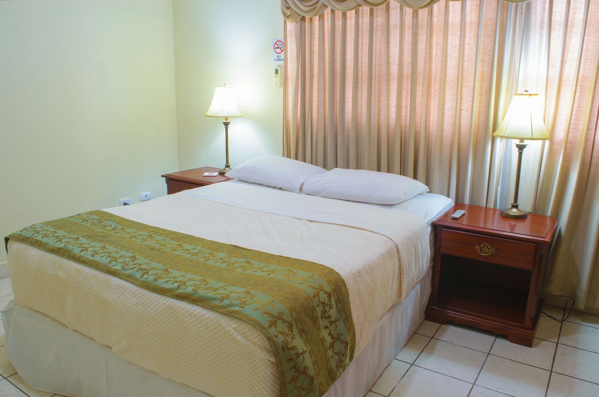 Hotel Fontana Манагуа Екстериор снимка