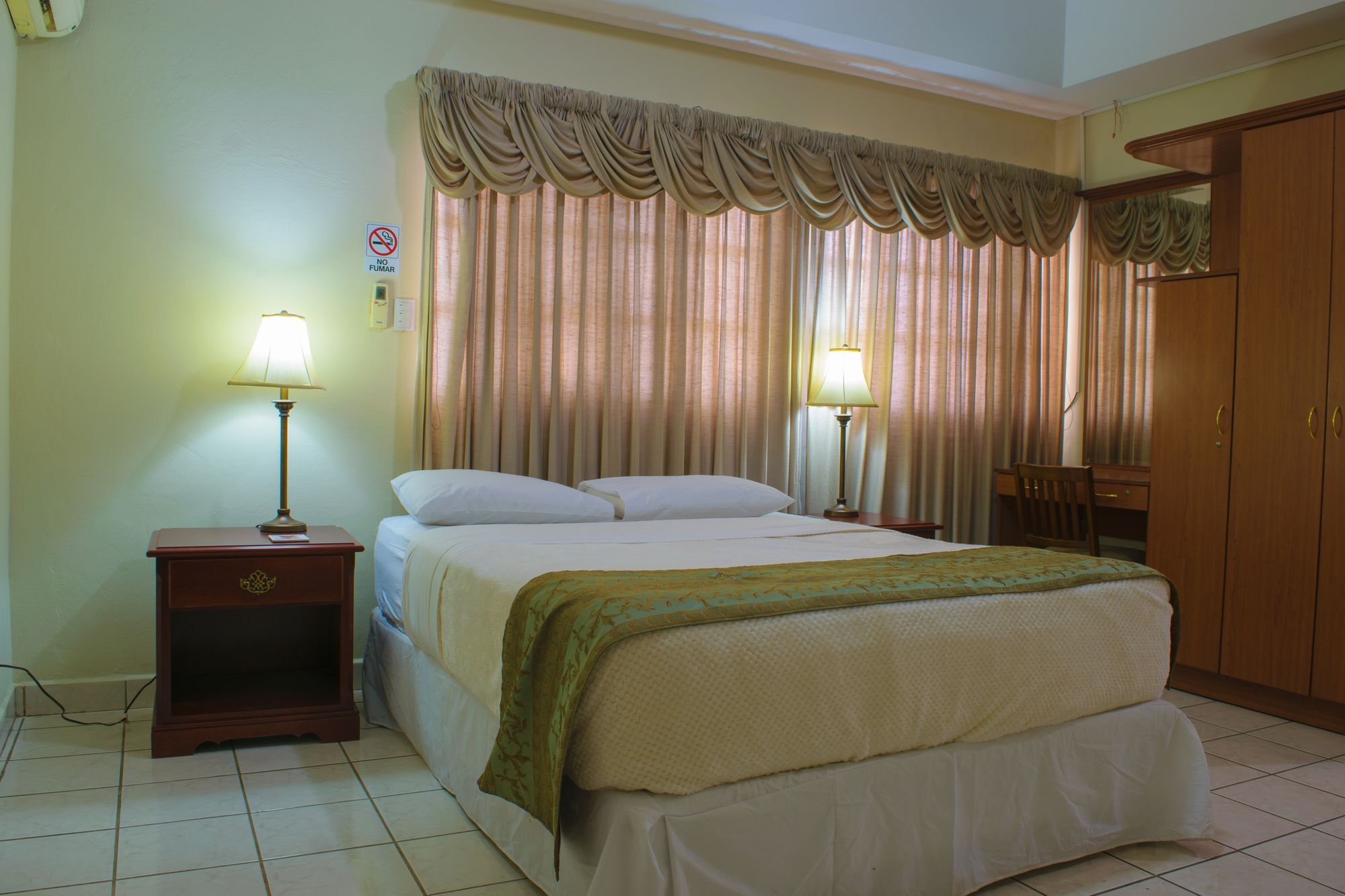 Hotel Fontana Манагуа Екстериор снимка